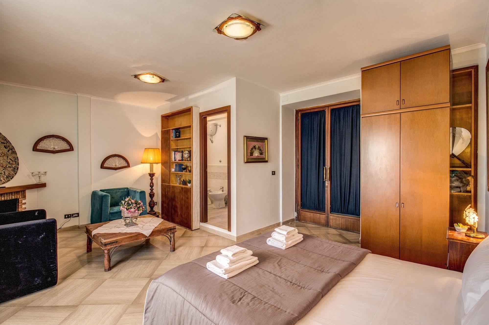 Bed & Breakfast Piramide Terrace Rome